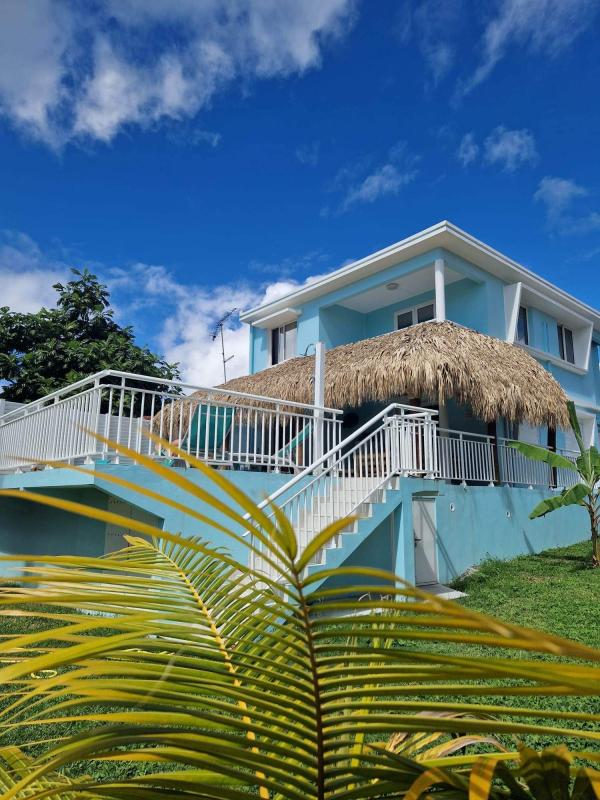 location villa Martinique 8 personnes Le Diamant vue mer exterieur